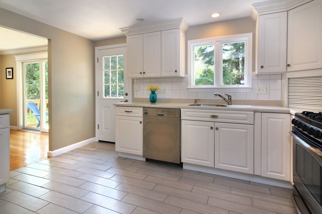 17 Riverside Circle Marshfield, MA 02050 - Photo 9 of 26 Gallery Image 9