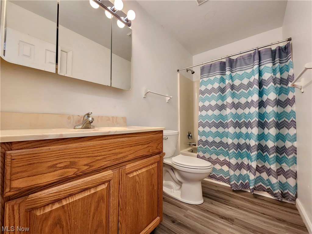 1873 Highway 6, Unit A1 Rome, OH 44085 - Photo 22 of 29 Upstairs shared full bath.