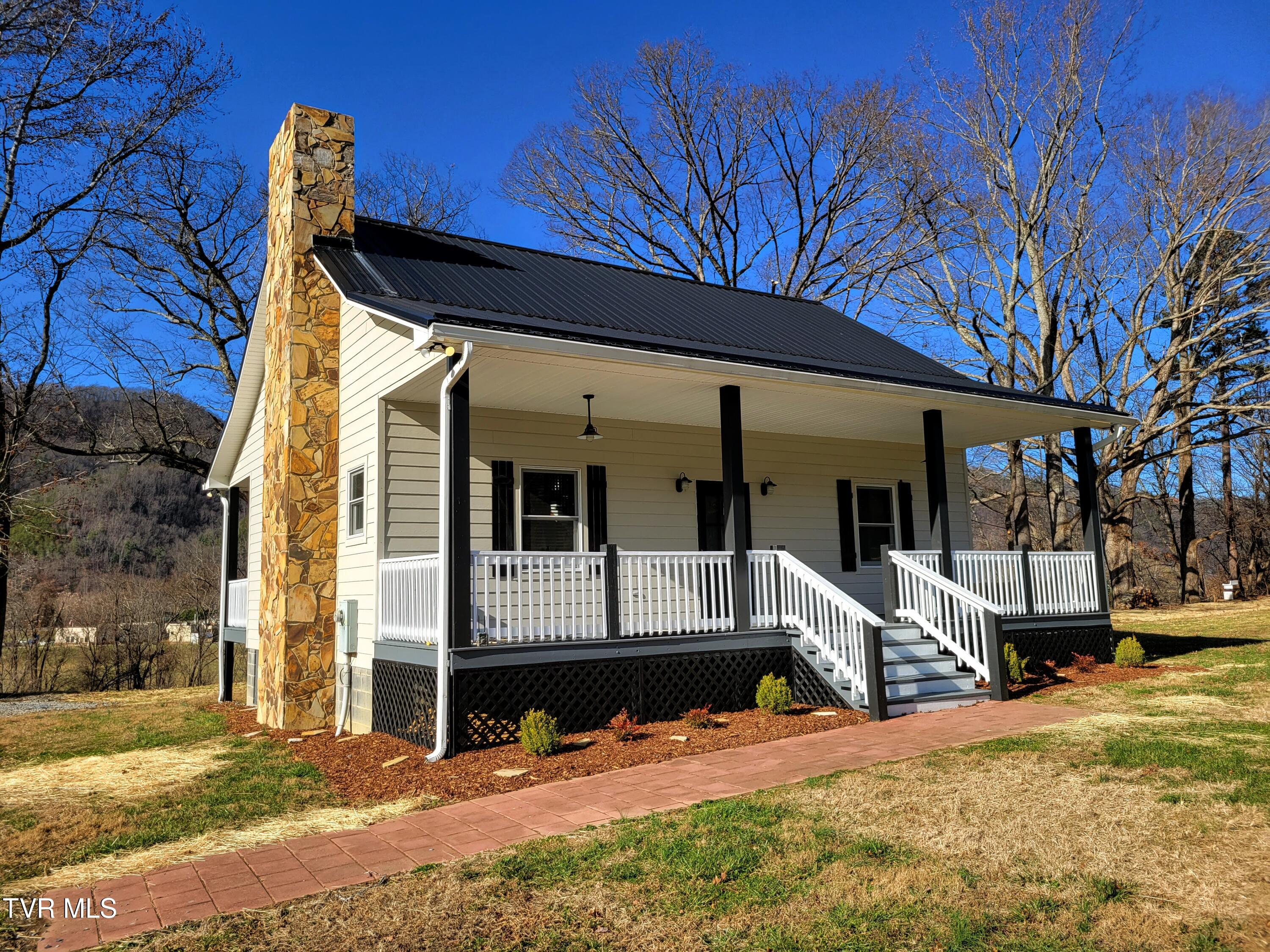 109 Carey Lane, Unit 5 Erwin, TN 37650 - Photo 1 of 22 20221219_134214