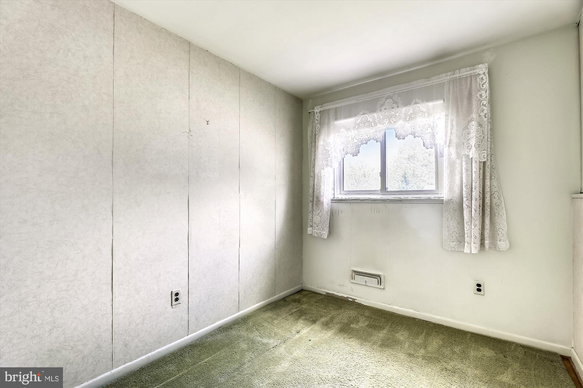 1412 Harberson Road Baltimore, MD 21228 - Photo 20 of 28 Second bedroom on main floor, two closets