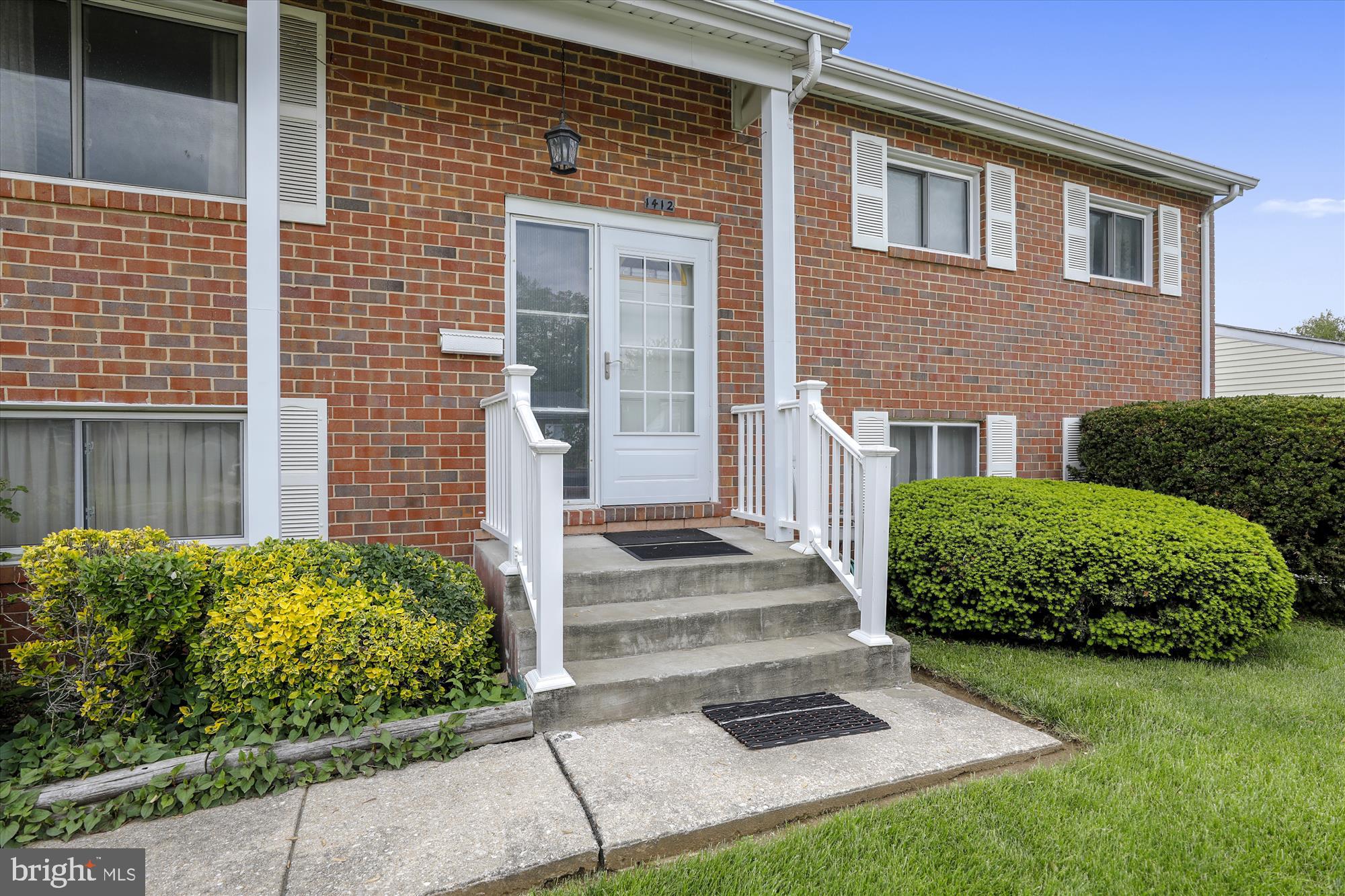 1412 Harberson Road Baltimore, MD 21228 - Photo 3 of 28 Lovely front entrance
