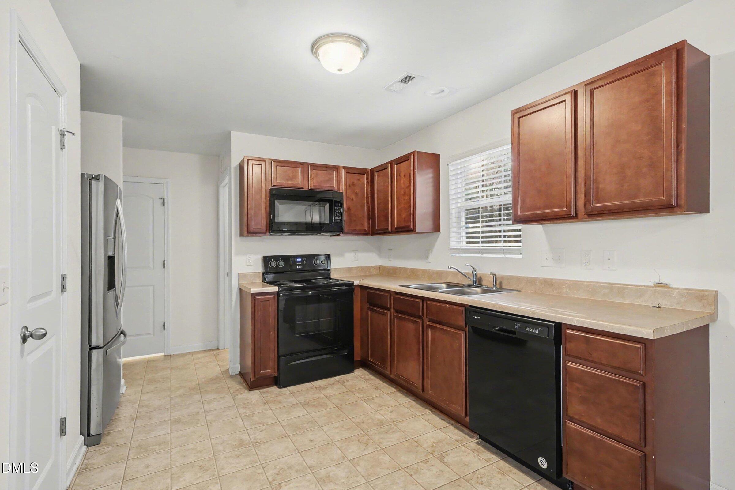 3920 Mike Levi Court Raleigh, NC 27610 - Photo 16 of 38 013_file_6902