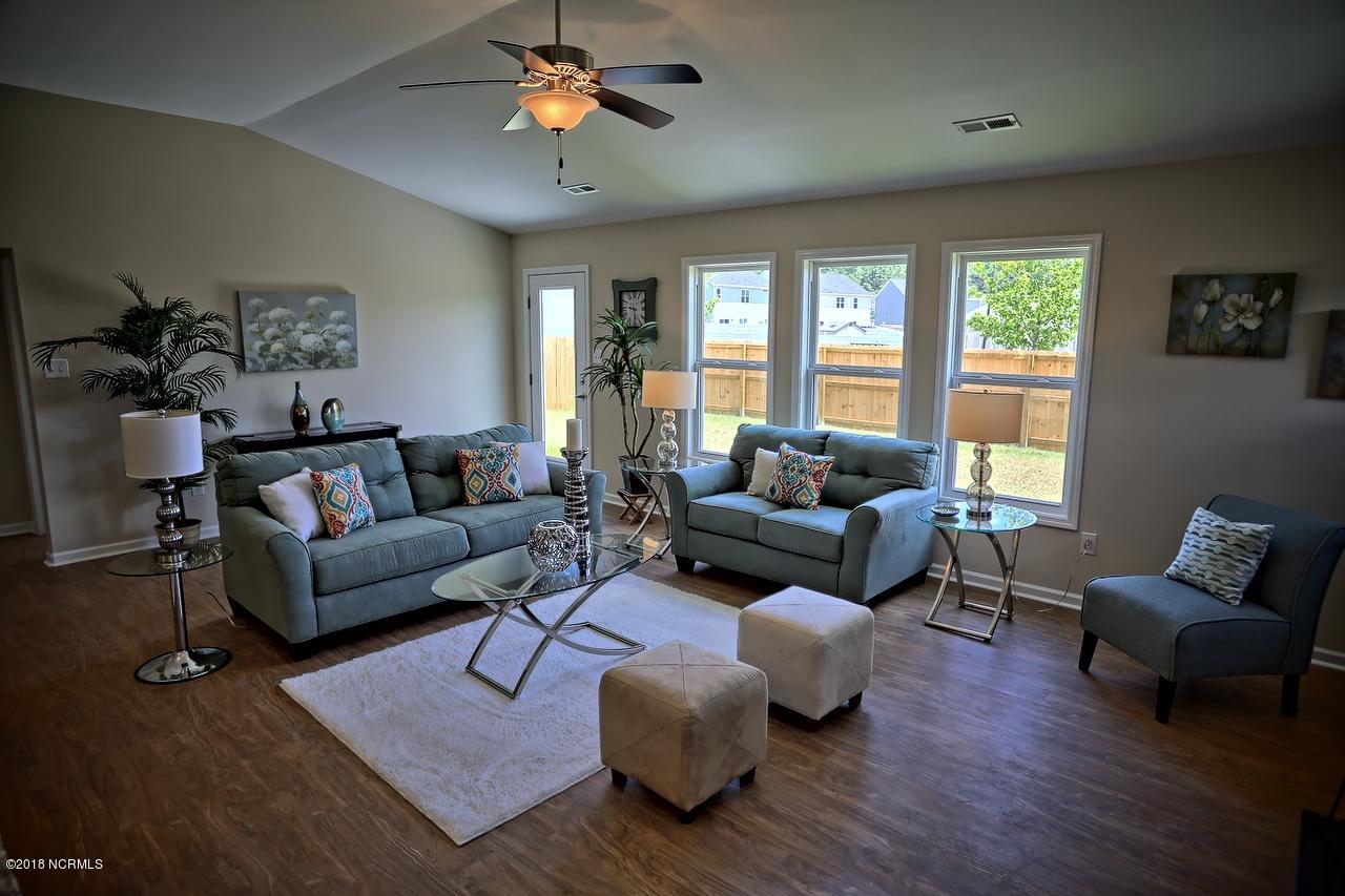 323 Station House Road New Bern, NC 28562 - Photo 6 of 10 - Photo of Similar Construction