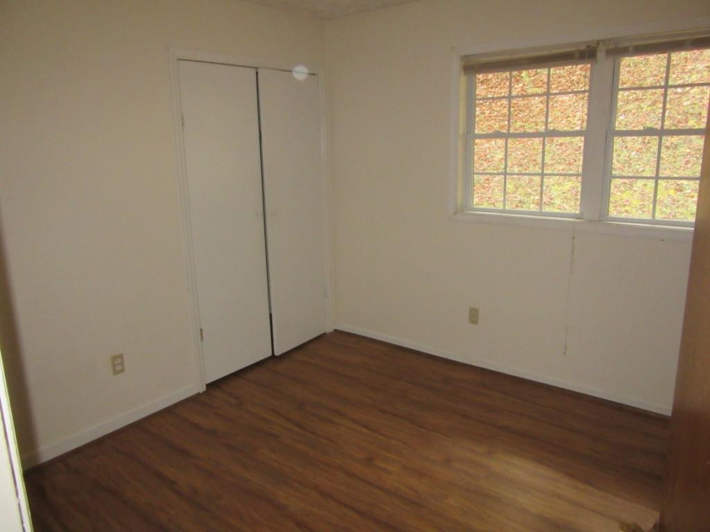 367 Jenkins Hollow Road Elizabethton, TN 37643 - Photo 11 of 13 Photo 11