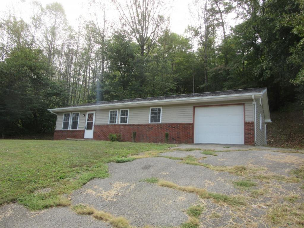 367 Jenkins Hollow Road Elizabethton, TN 37643 - Photo 2 of 13 Photo 2