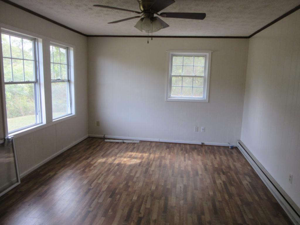 367 Jenkins Hollow Road Elizabethton, TN 37643 - Photo 4 of 13 Photo 4