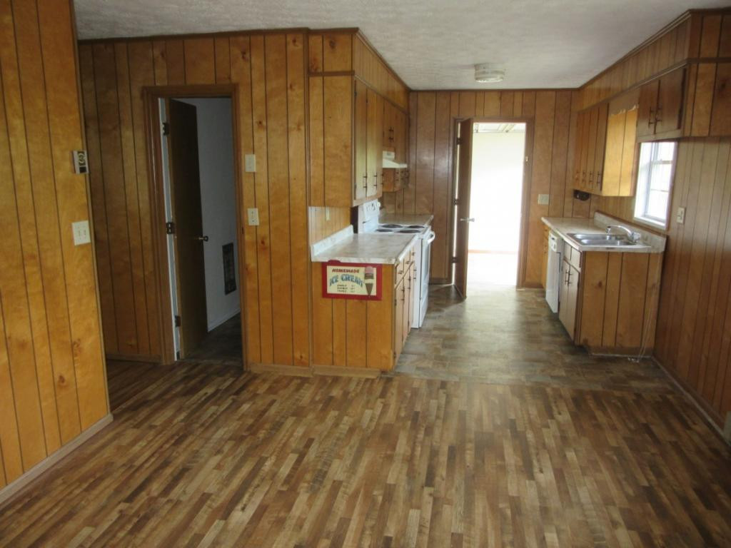 367 Jenkins Hollow Road Elizabethton, TN 37643 - Photo 5 of 13 Photo 5