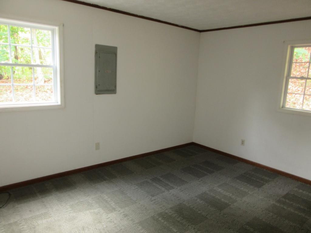 367 Jenkins Hollow Road Elizabethton, TN 37643 - Photo 9 of 13 Photo 9