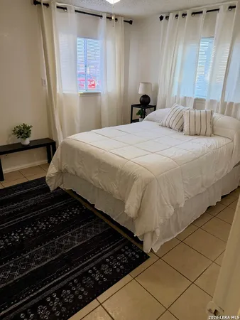 $1,045 | 144 West Villaret Boulevard, Unit 140, San Antonio, TX 78221