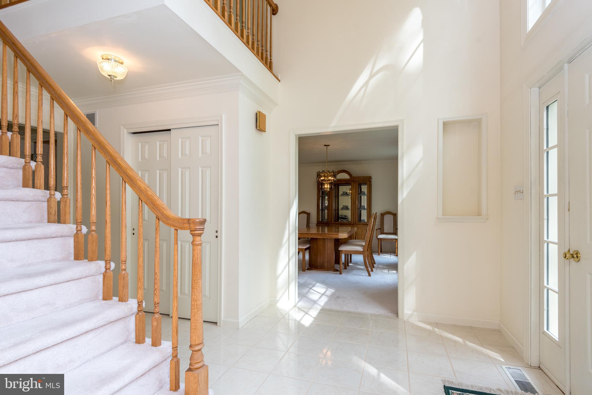 765 Center School Road Perkasie, PA 18944 - Photo 4 of 35 2 story foyer
