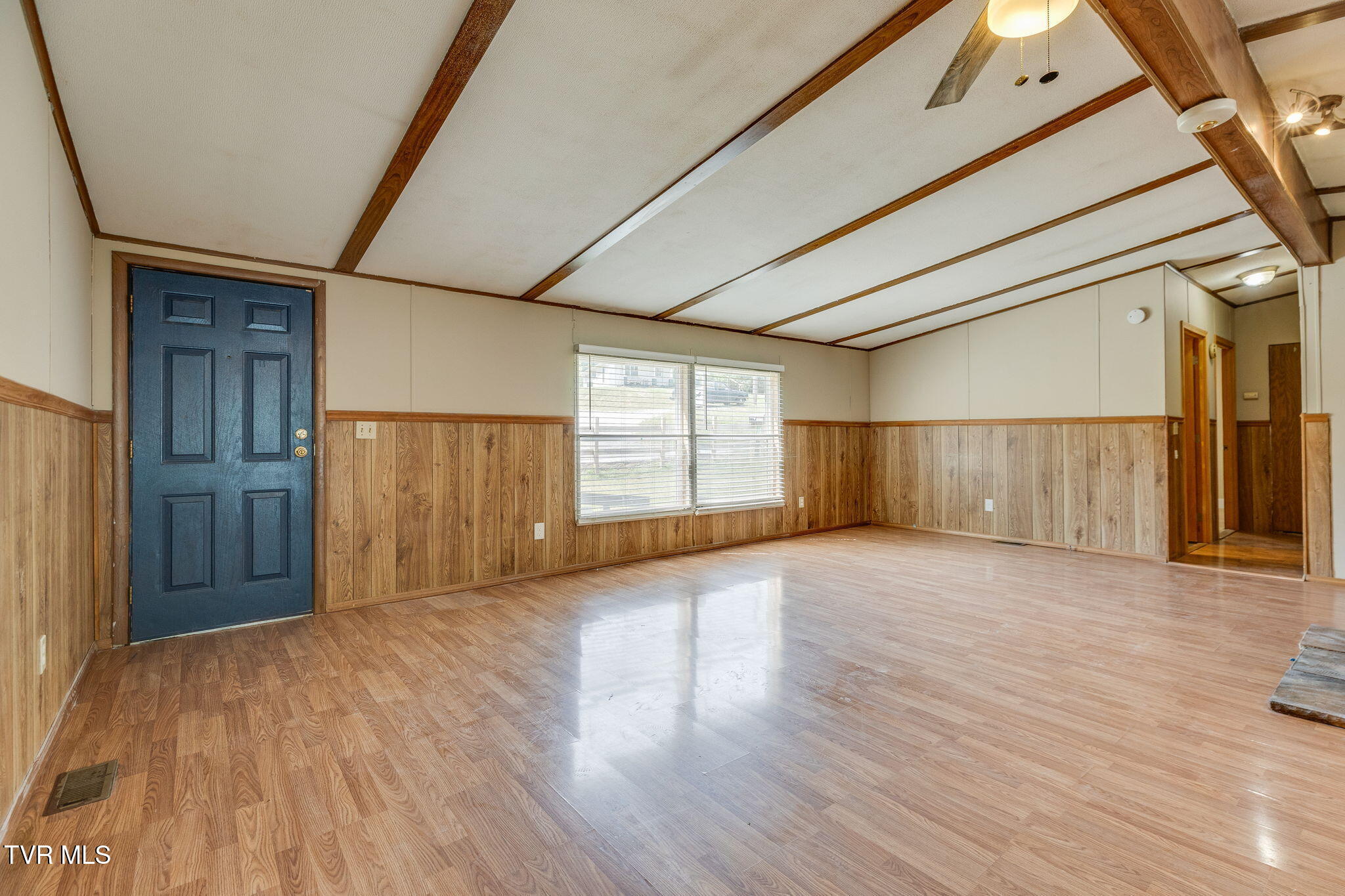 5716 Starlight Road Kingsport, TN 37660 - Photo 4 of 25 004