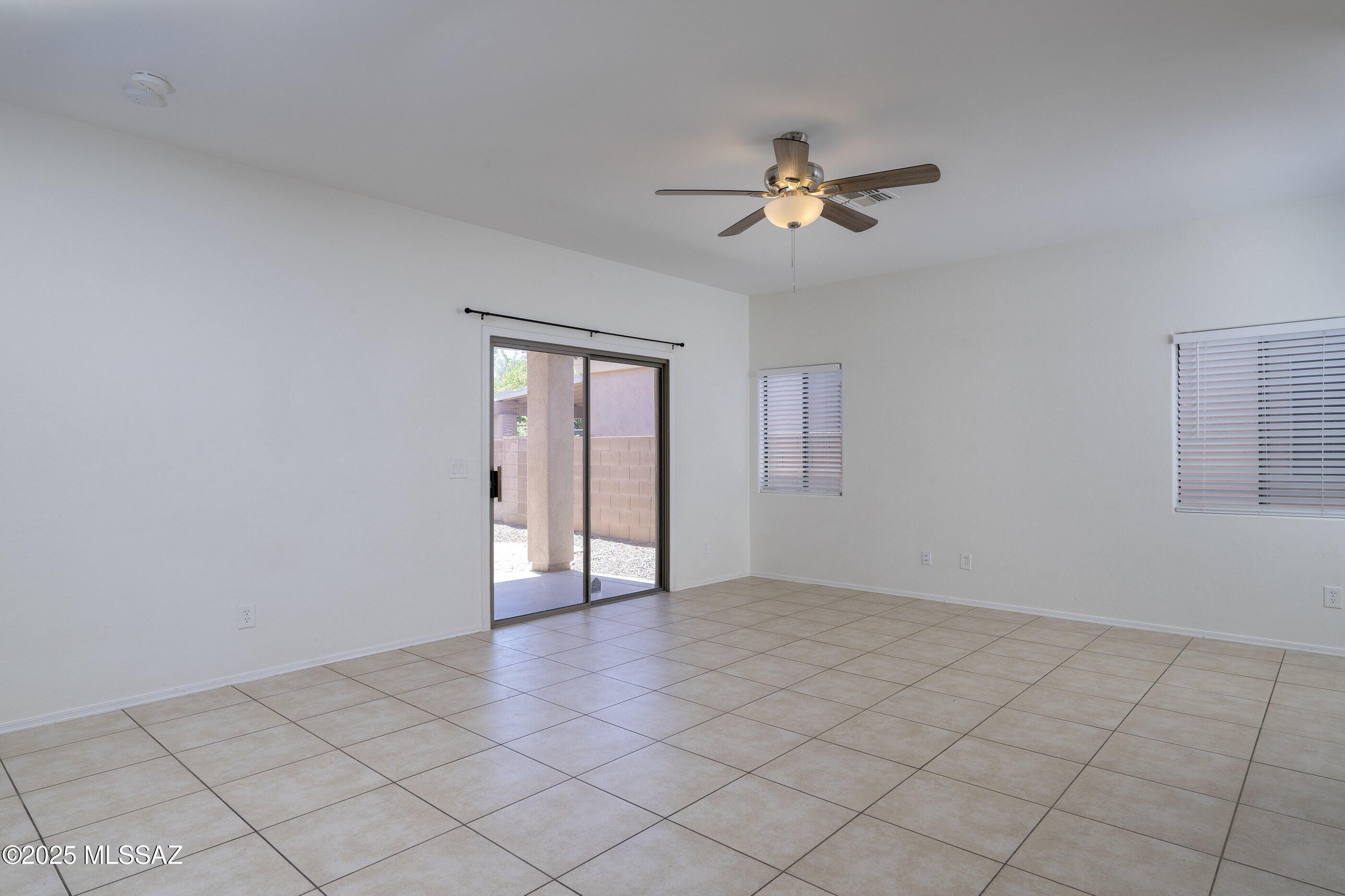 136 East Corte Rancho Colina Sahuarita, AZ 85629 - Photo 2 of 21