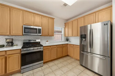 $349,000 | 19639 Oakwood Falls Trail, Houston, TX 77084