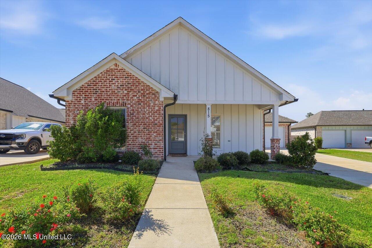815 Long Leaf Circle Brandon, MS 39042 - Photo 1 of 31 01-815 Long Leaf Cir _ Home Tours MS