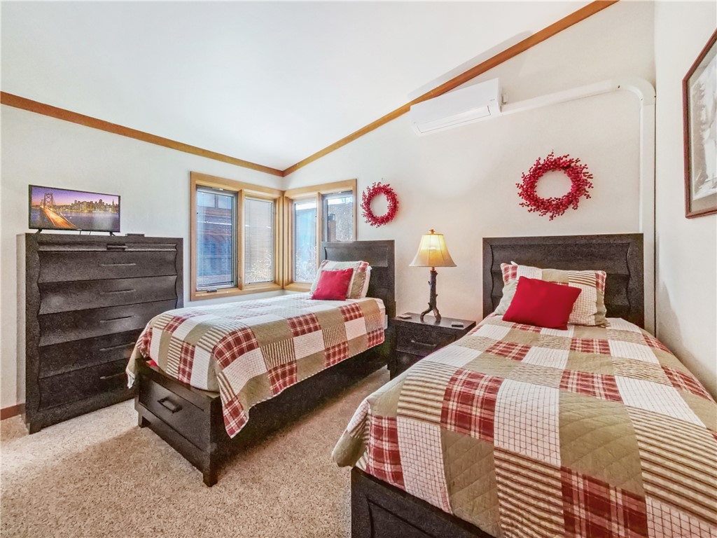 530 Tennis Club Road, Unit 1330 Keystone, CO 80435 - Photo 17 of 35 Main Floor Bedroom With A/C