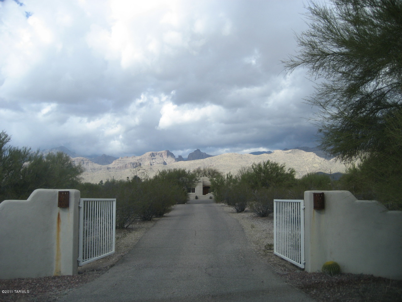 10251 East Prince Road Tucson, AZ 85749 - Photo 1 of 26
