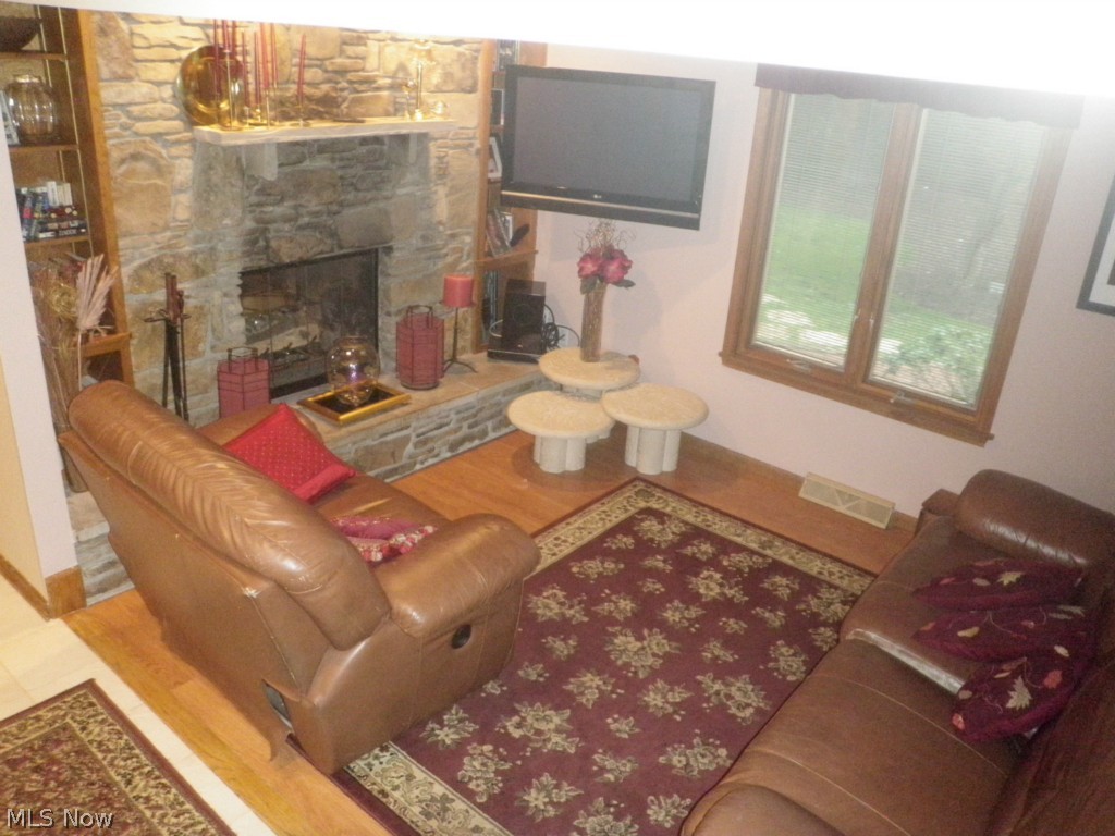 7484 Cedar Road Chesterland, OH 44026 - Photo 5 of 15 Gallery Image 5