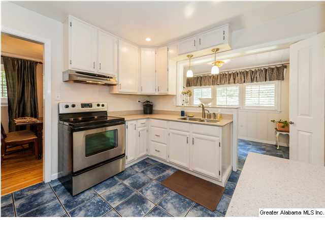 421 Cliff Place Birmingham, AL 35209 - Photo 15 of 32