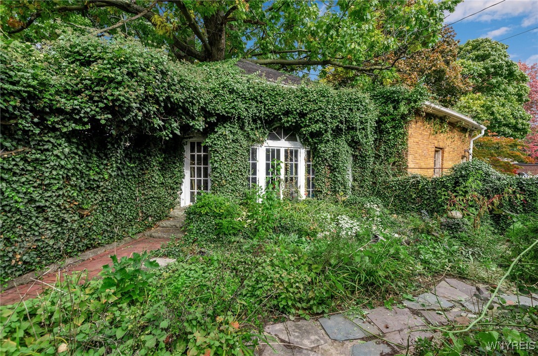 48 Colonial Circle Buffalo, NY 14213 - Photo 49 of 50