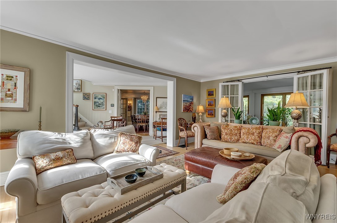 48 Colonial Circle Buffalo, NY 14213 - Photo 8 of 50