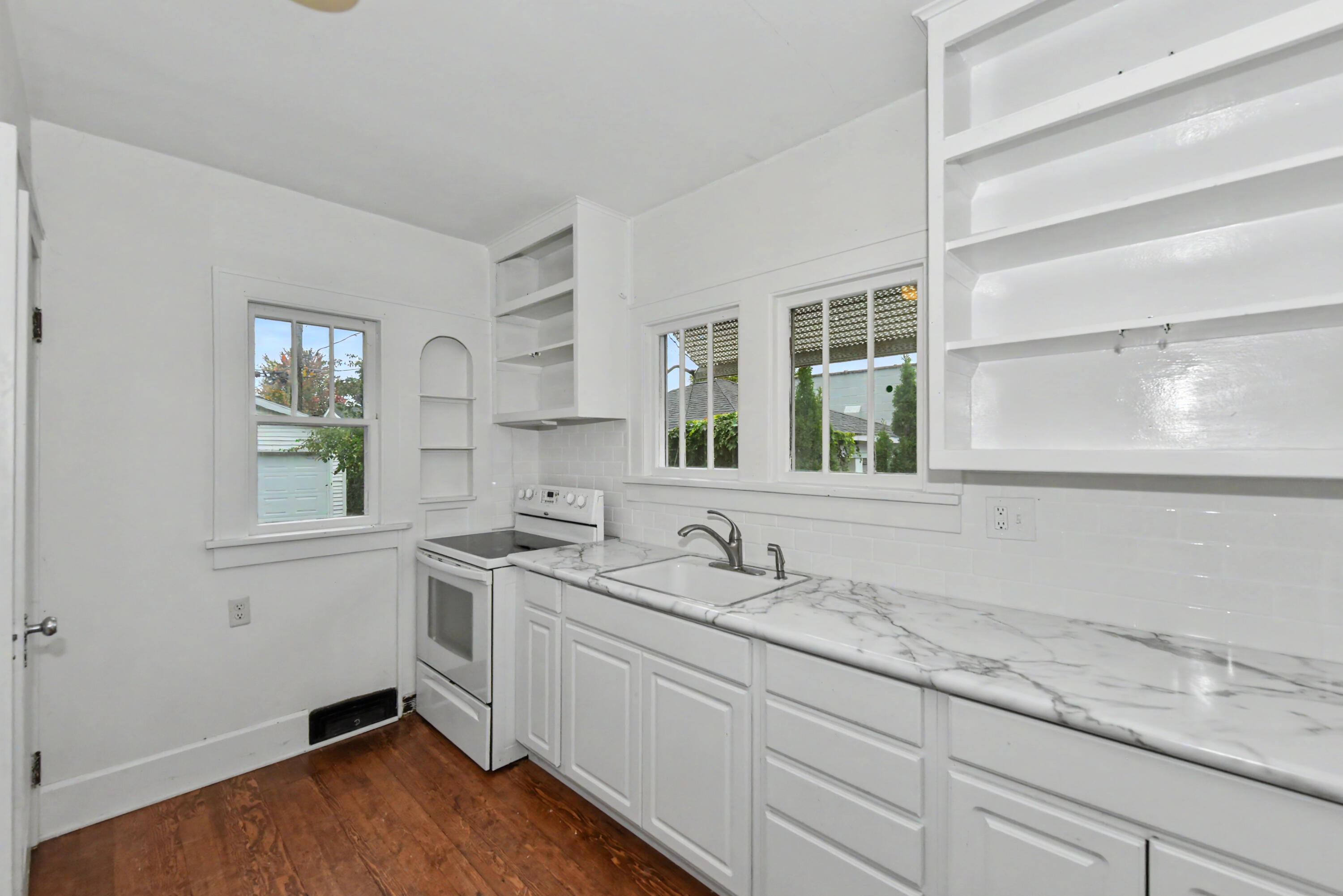 614 Wolff Street Racine, WI 53402 - Photo 15 of 34 WIS_5228