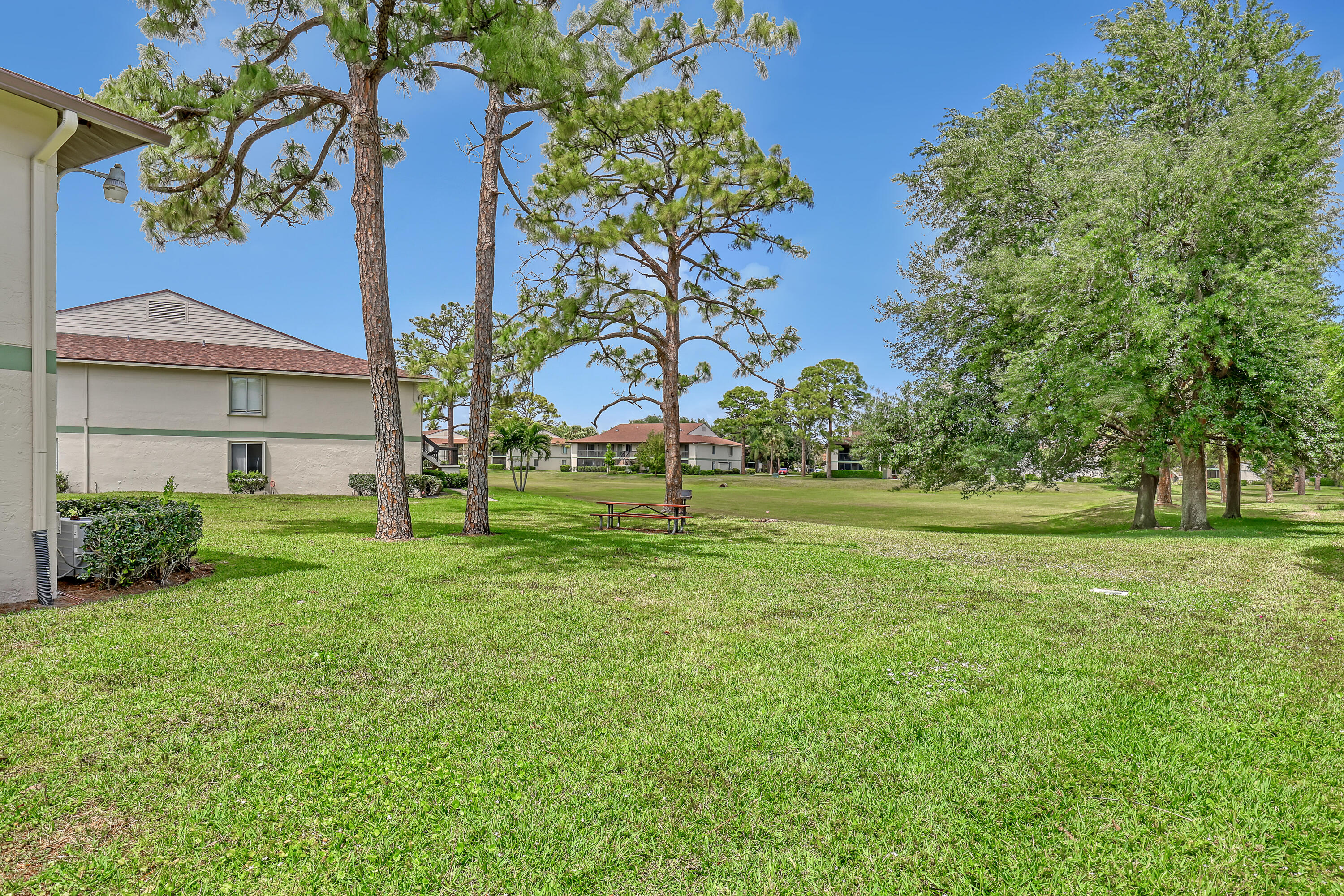 6257 Chasewood Drive, Unit B Jupiter, FL 33458 - Photo 27 of 36 a view of garden