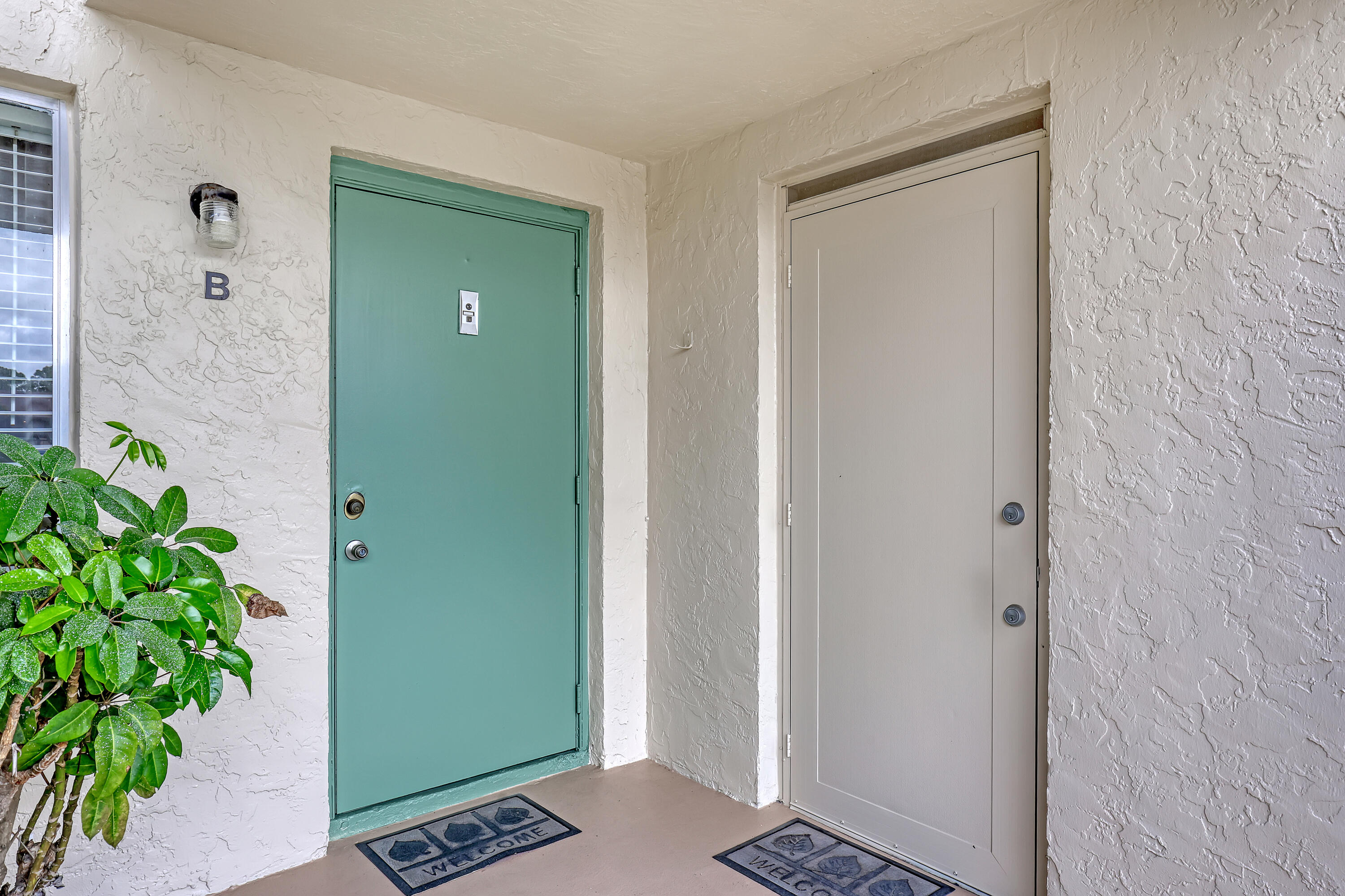 6257 Chasewood Drive, Unit B Jupiter, FL 33458 - Photo 4 of 36 a view of an outdoor space