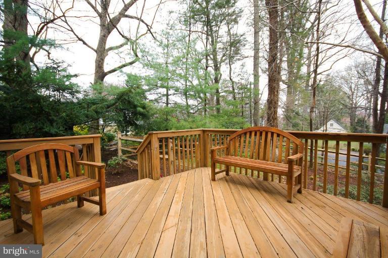 707 Villa Ridge Road Falls Church, VA 22046 - Photo 22 of 30 Small Deck