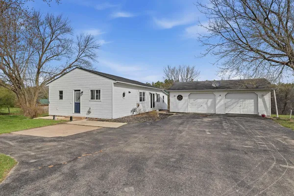 $220,000 | W2482 County Rd H, Poy Sippi, WI 54967