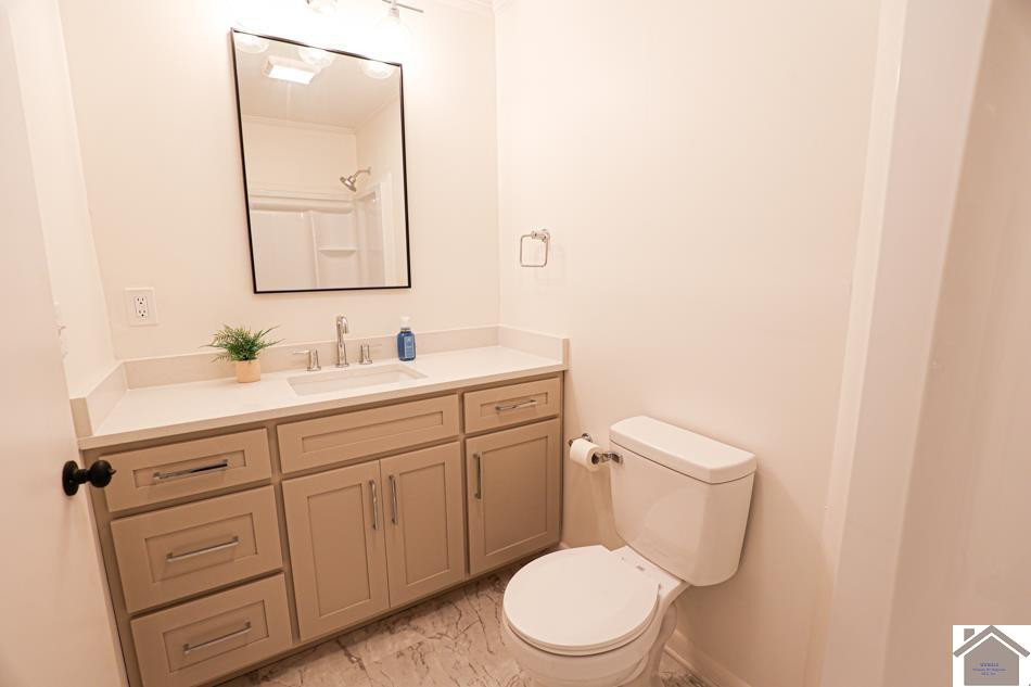 153 Kennedy Road Paducah, KY 42001 - Photo 28 of 33 Guest Bathroom