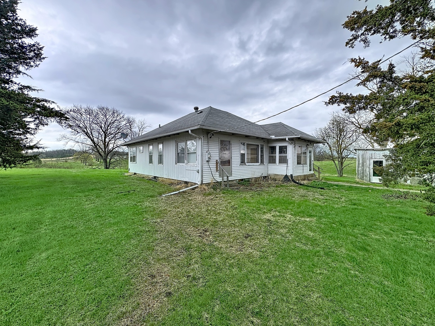 12694 Meredosia Road Albany, IL 61230 - Photo 2 of 20