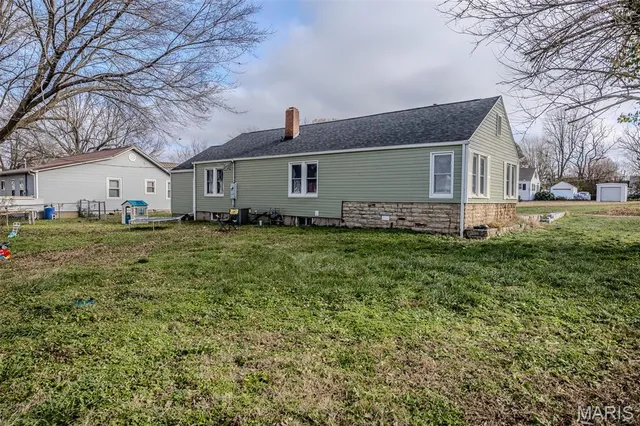 $174,900 | 111 Crescent Drive, Lebanon, MO 65536