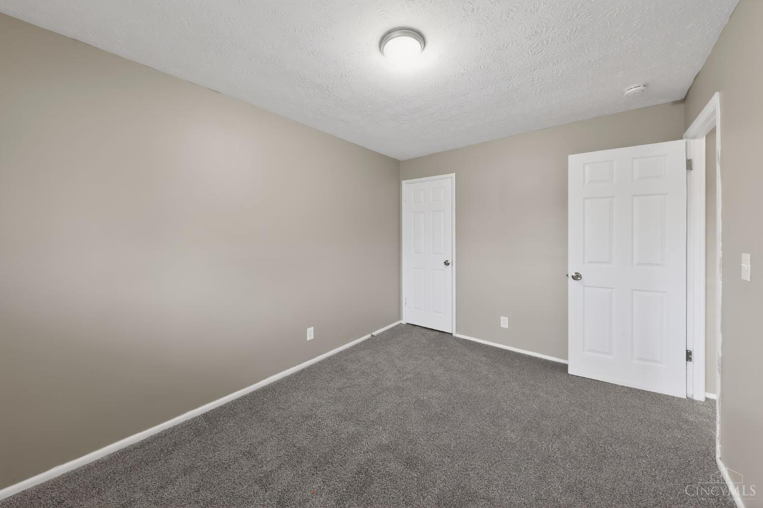 2547 Adams Road Cincinnati, OH 45231 - Photo 19 of 32