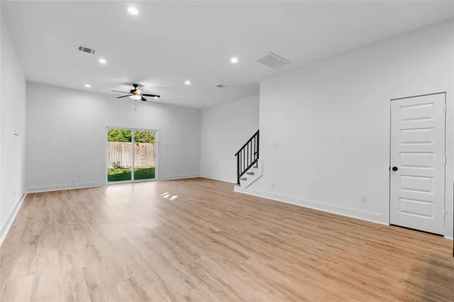 $2,250 | 2213 Lee Street, Houston, TX 77026