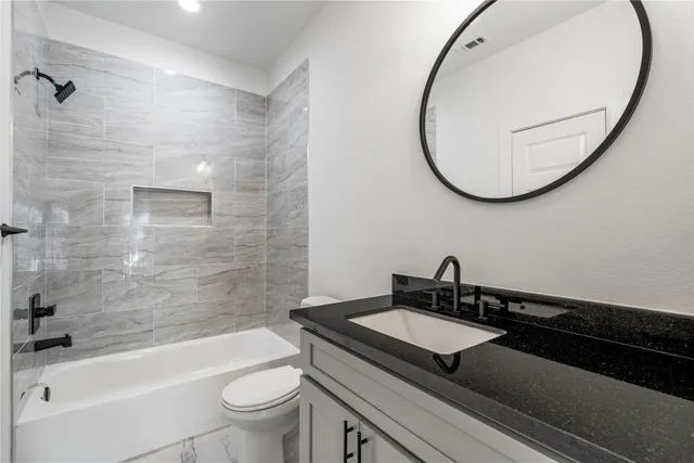 $2,250 | 2213 Lee Street, Houston, TX 77026