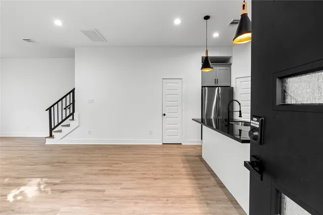 $2,250 | 2213 Lee Street, Houston, TX 77026