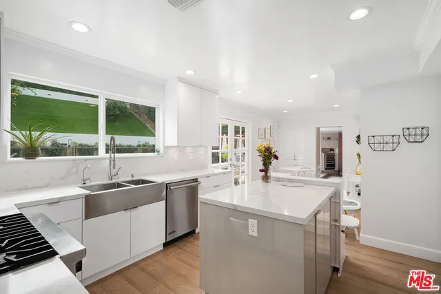 $3,100,000 | 3156 Dona Emilia Drive, Studio City, CA 91604