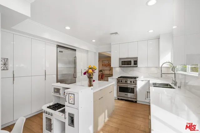 $3,100,000 | 3156 Dona Emilia Drive, Studio City, CA 91604