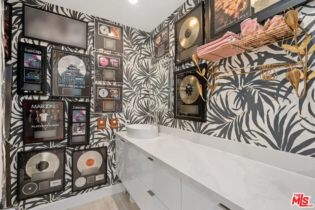 $3,100,000 | 3156 Dona Emilia Drive, Studio City, CA 91604