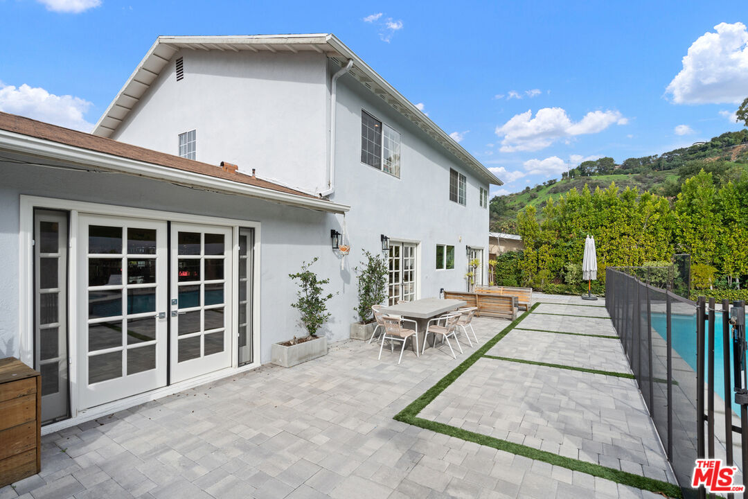 3156 Dona Emilia Drive Studio City, CA 91604 - Photo 35 of 43