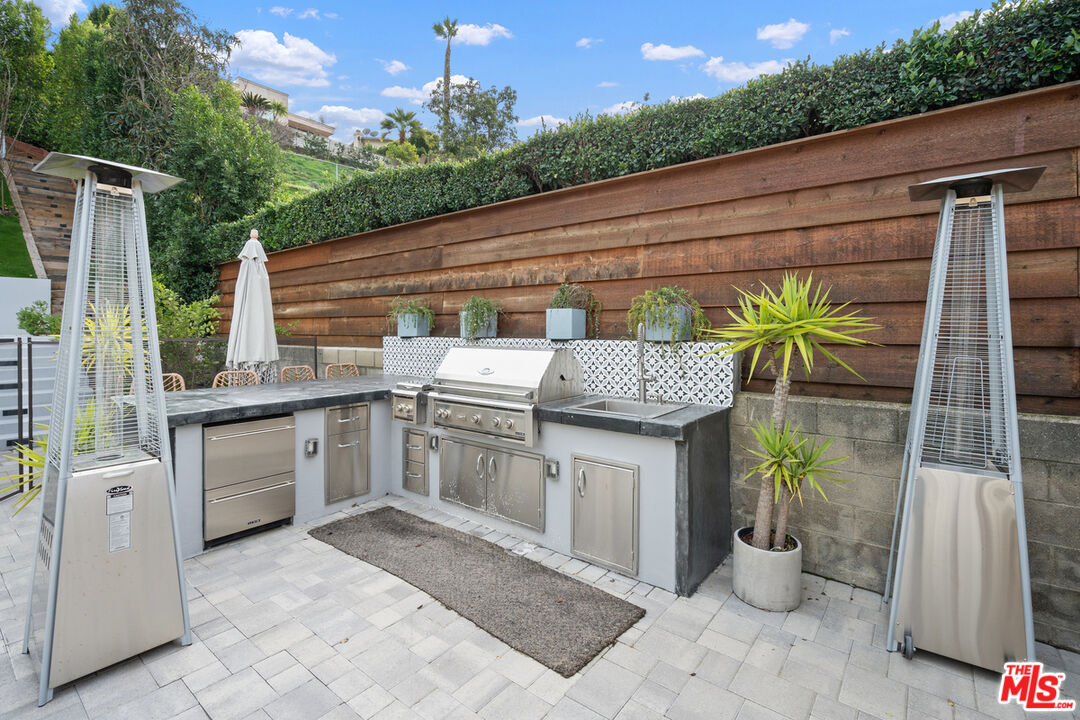 3156 Dona Emilia Drive Studio City, CA 91604 - Photo 36 of 43