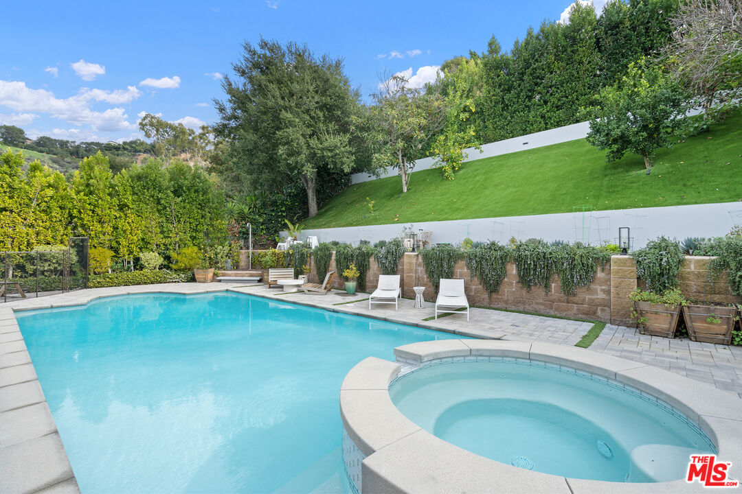 3156 Dona Emilia Drive Studio City, CA 91604 - Photo 37 of 43