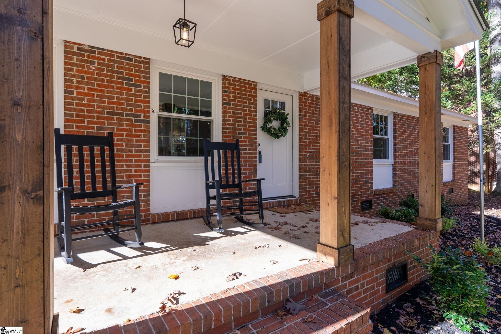 208 Spring Drive Easley, SC 29642 - Photo 5 of 34