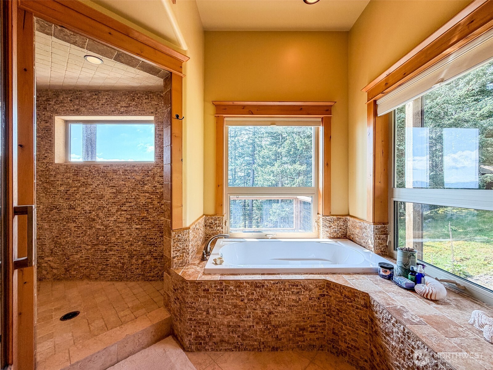 726 Pine Ridge Drive Orcas Island, WA 98280 - Photo 15 of 40 a view of bathroom with bathtub and shower