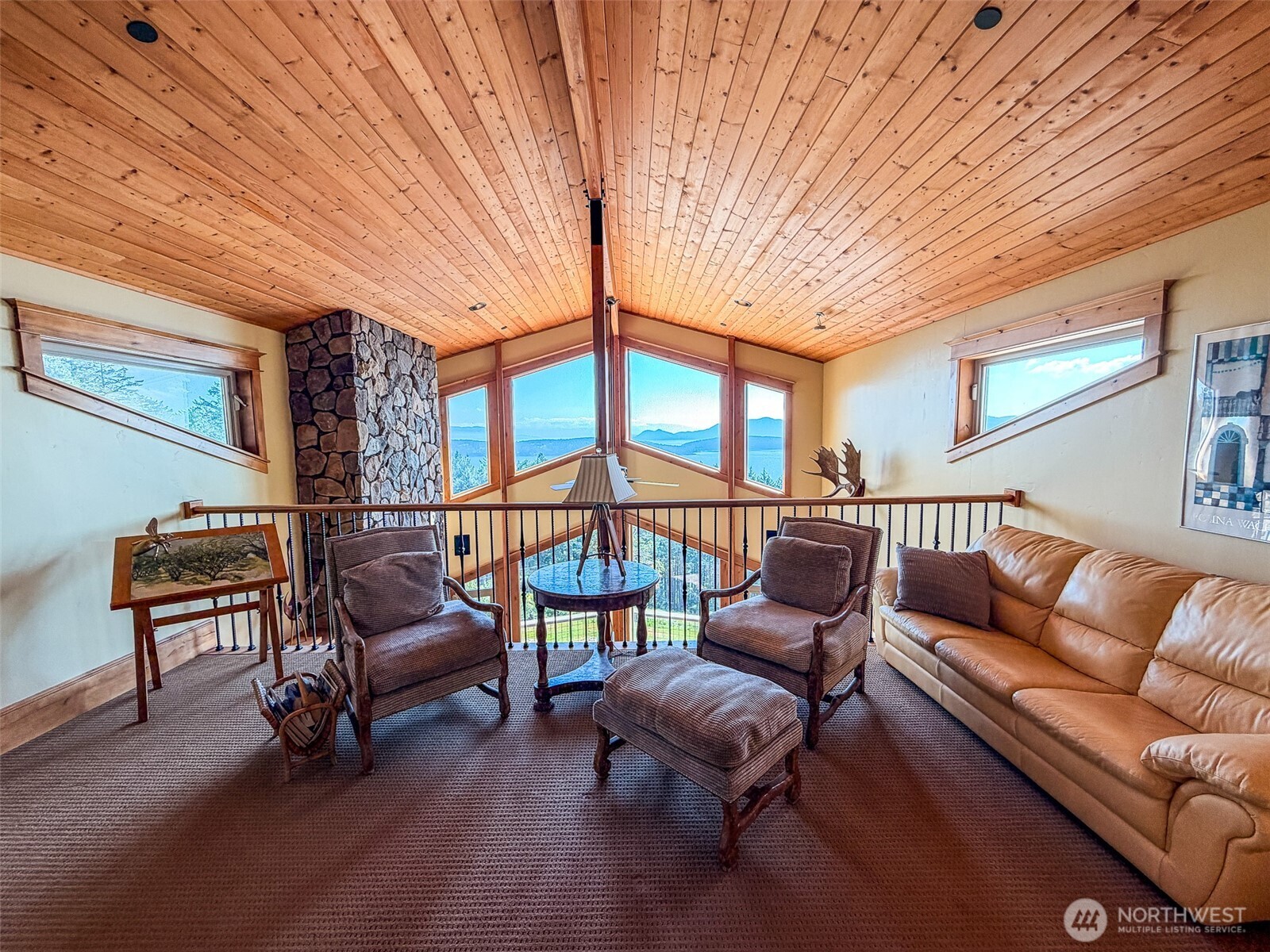 726 Pine Ridge Drive Orcas Island, WA 98280 - Photo 30 of 40 a balcony with furniture