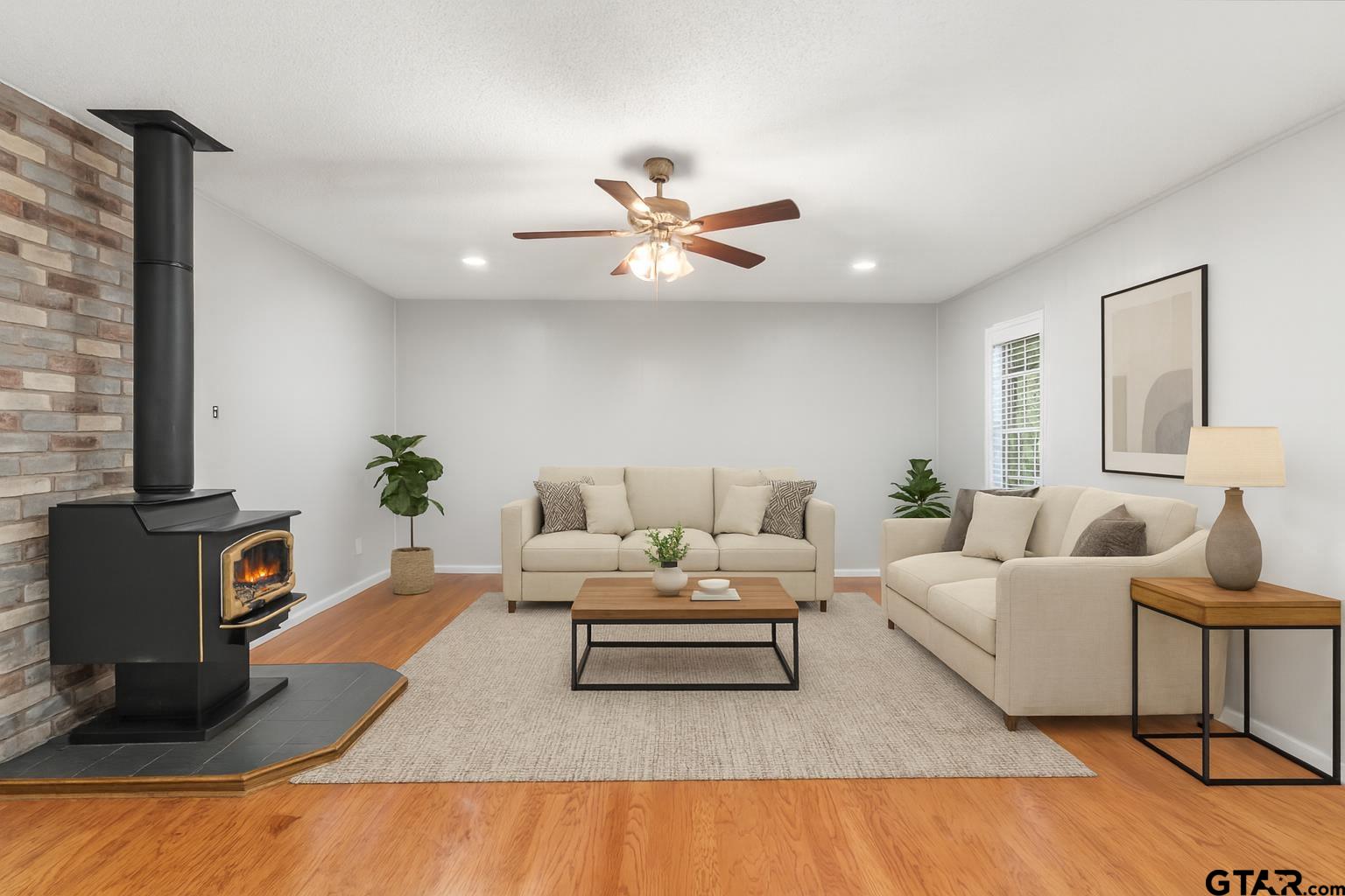 109 King Lyle Road Scroggins, TX 75480 - Photo 6 of 46 a living room with furniture