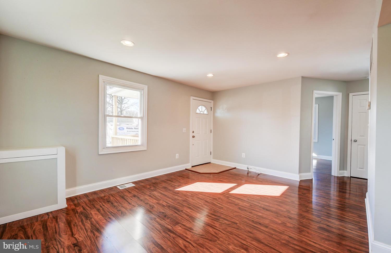 109 Bennett Road Baltimore, MD 21221 - Photo 5 of 22 Gallery Image 5