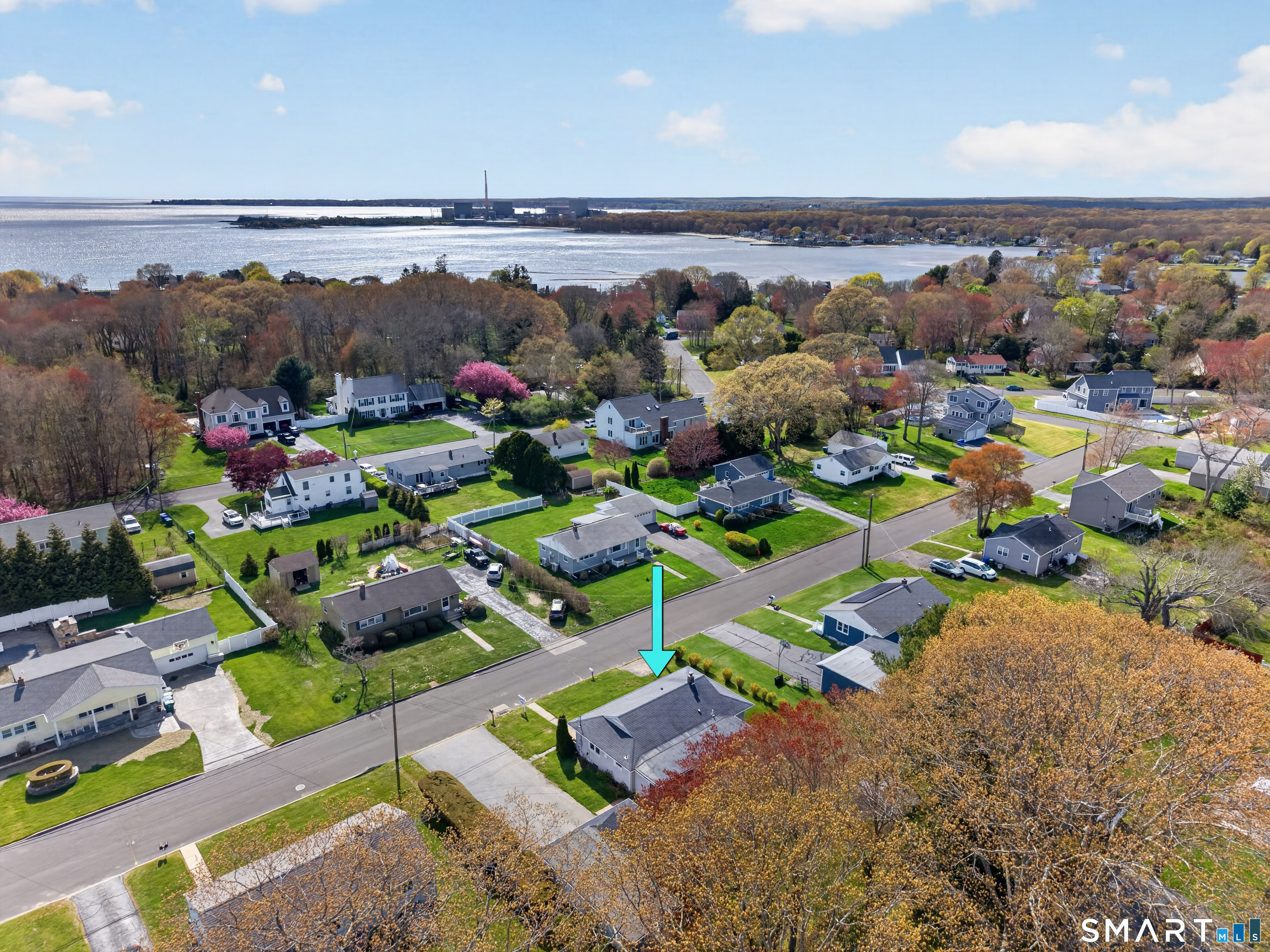 5 Oak Road Waterford, CT 06385 - Photo 4 of 34