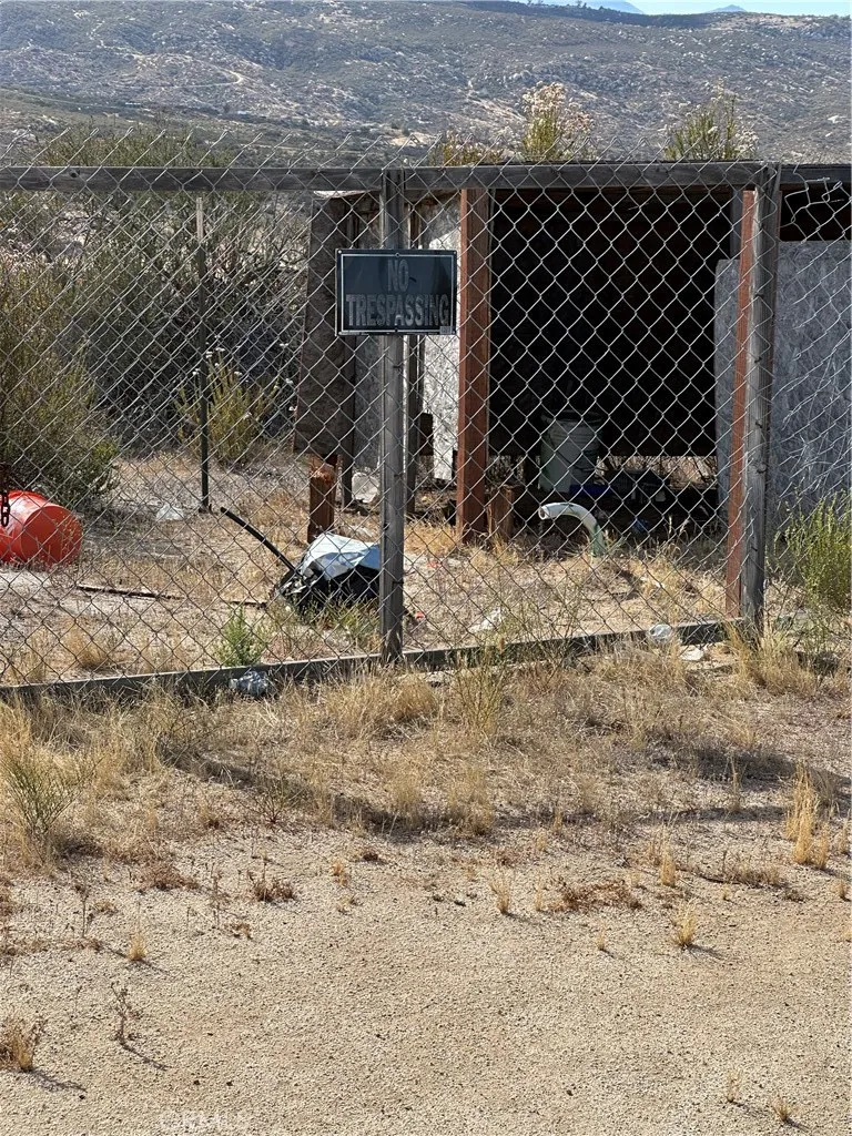 0 Ardia Hemet, CA 92544 - Photo 4 of 20 a view of a backyard