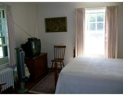 8 Ardmore Road Worcester, MA 01609 - Photo 15 of 16 Gallery Image 15